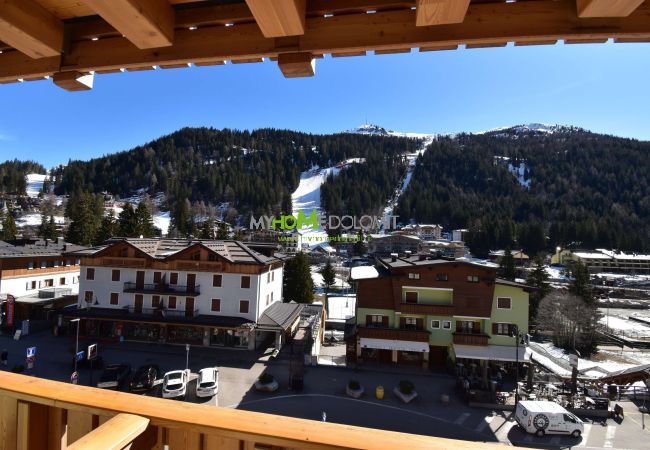 Studio a Madonna di Campiglio - EMERALD 37 STUDIO MhD Studio a Madonna di Campiglio - EMERALD 37 STUDIO MhD