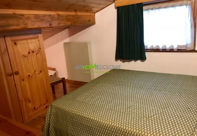 2-abeti-stanza-matrimoniale-appartamento-myhome-dolomiti appartamento-affitto-Madonna-di-Campiglio-Myhome-Dolomiti