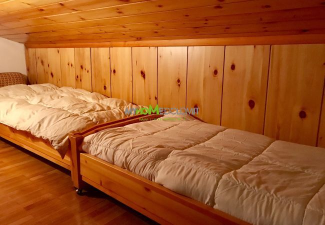 2-abeti-stanza-matrimoniale-appartamento-myhome-dolomiti appartamento-affitto-Madonna-di-Campiglio-Myhome-Dolomiti