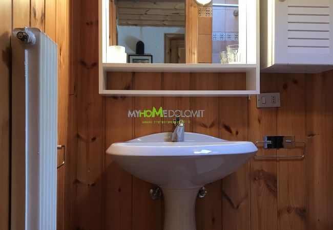 Appartamento a Madonna di Campiglio - 2 ABETI MANSARDA Apartment MhD Appartamento a Madonna di Campiglio - 2 ABETI MANSARDA Apartment MhD