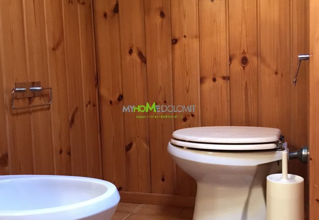 Appartamento a Madonna di Campiglio - 2 ABETI MANSARDA Apartment MhD Appartamento a Madonna di Campiglio - 2 ABETI MANSARDA Apartment MhD