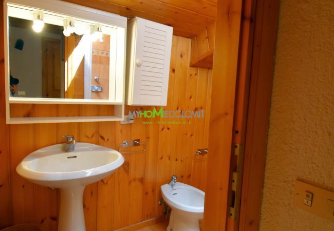 Appartamento a Madonna di Campiglio - 2 ABETI MANSARDA Apartment MhD Appartamento a Madonna di Campiglio - 2 ABETI MANSARDA Apartment MhD