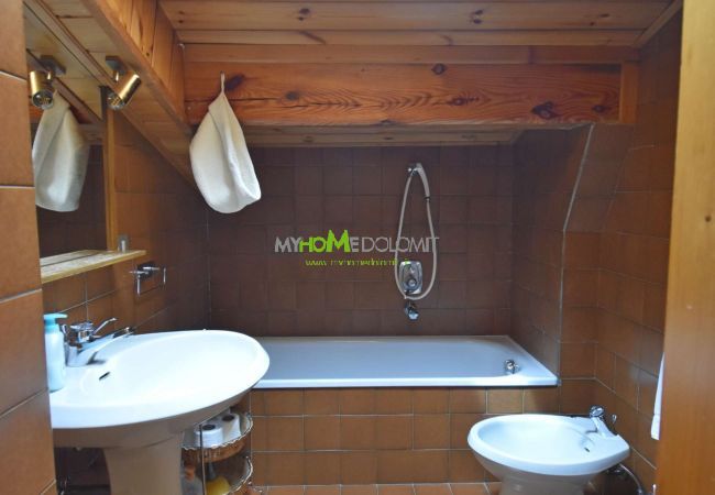 Appartamento a Madonna di Campiglio - 2 ABETI MANSARDA Apartment MhD Appartamento a Madonna di Campiglio - 2 ABETI MANSARDA Apartment MhD