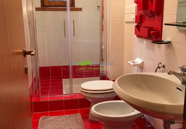 miralago-04-soggiorno-appartamento-affitto-Myhome-dolomiti  appartamento-affitto-Madonna-di-Campiglio-Myhome-Dolomiti