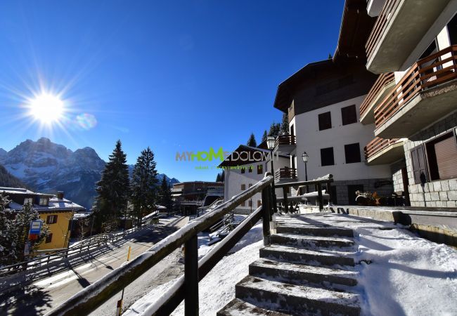Appartamento a Madonna di Campiglio - MIRA DOLO Apartment MhD Appartamento a Madonna di Campiglio - MIRA DOLO Apartment MhD