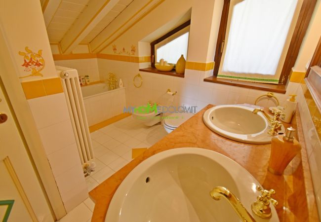 Appartamento a Madonna di Campiglio - Villa al Campo Appartamento a Madonna di Campiglio - Villa al Campo