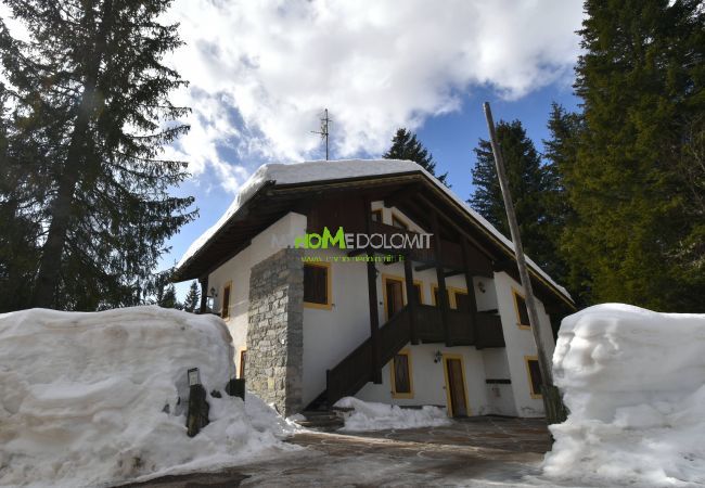 Appartamento a Madonna di Campiglio - Villa al Campo Appartamento a Madonna di Campiglio - Villa al Campo