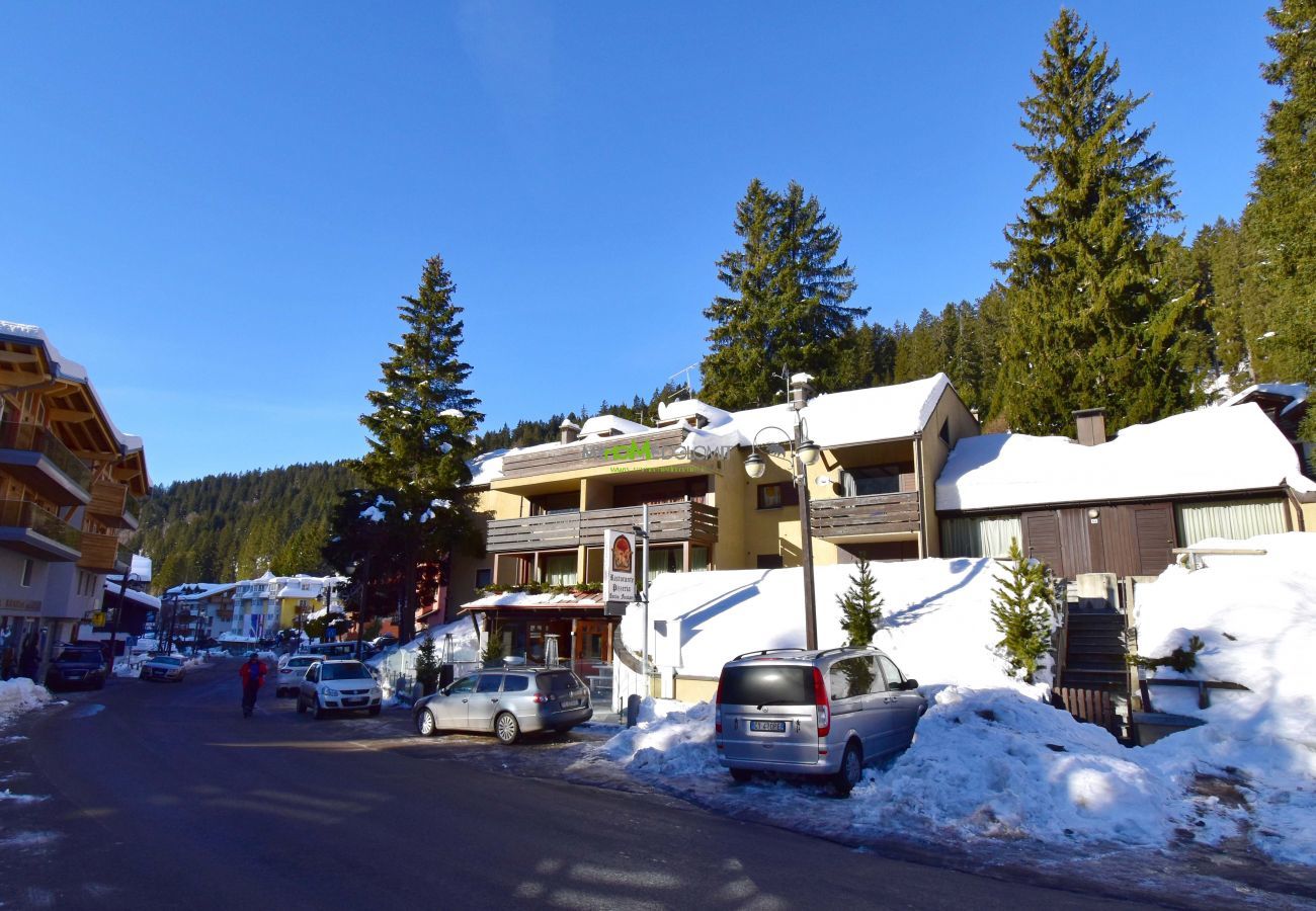 Appartamento a Madonna di Campiglio - MIRALAGO 04 APPARTAMENTO MhD Appartamento a Madonna di Campiglio - MIRALAGO 04 APPARTAMENTO MhD