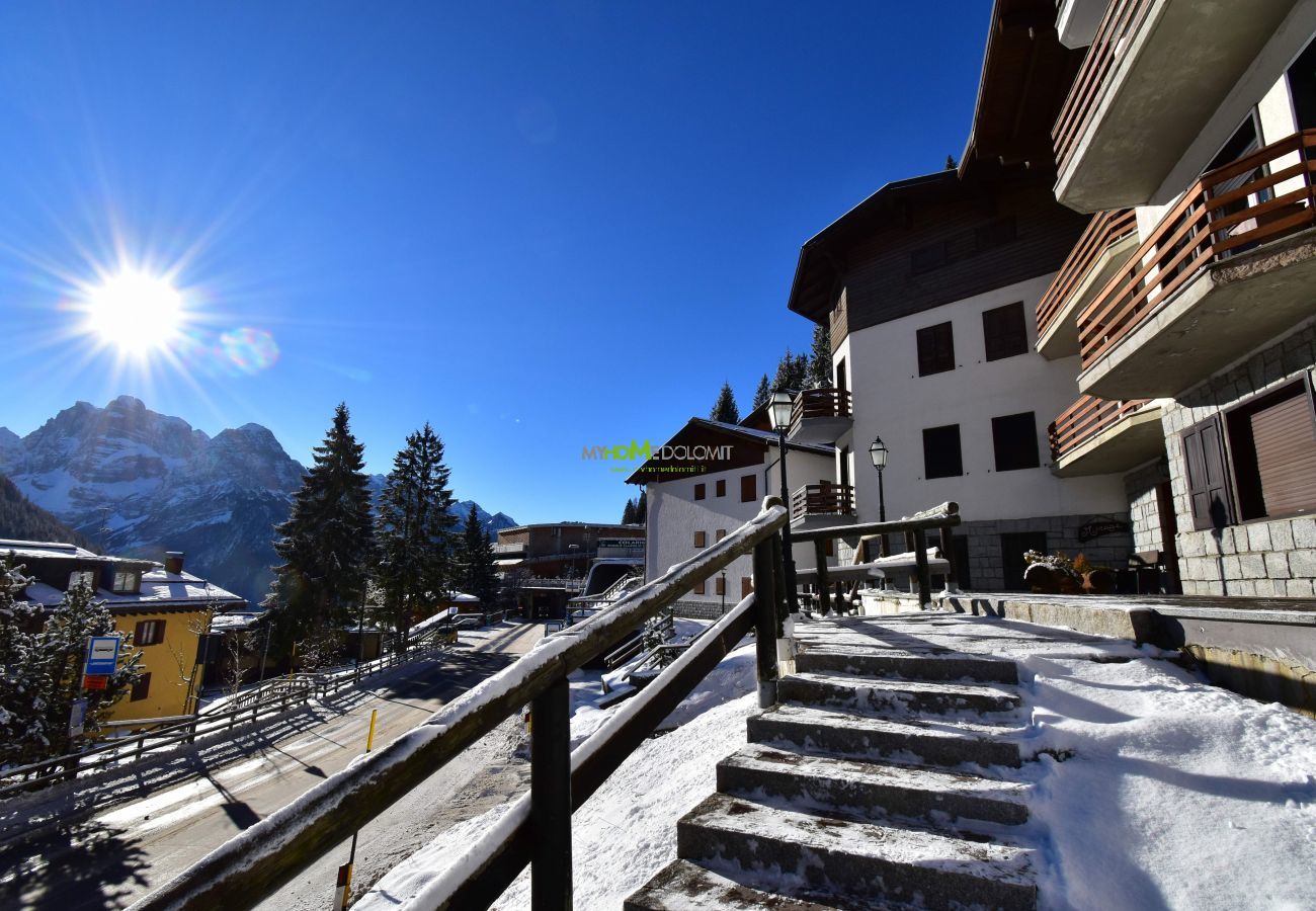 Appartamento a Madonna di Campiglio - MIRA DOLO Apartment MhD Appartamento a Madonna di Campiglio - MIRA DOLO Apartment MhD