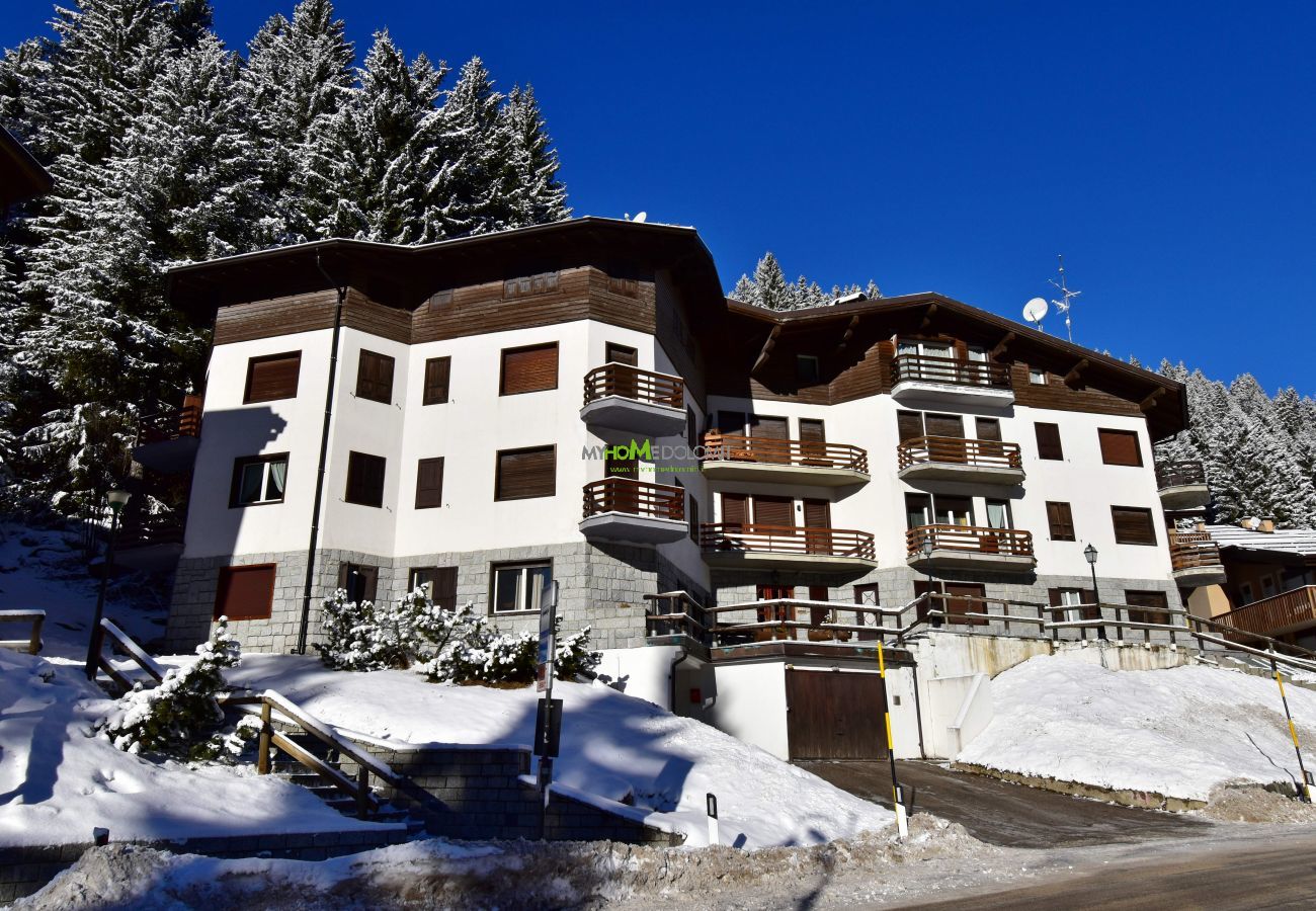 Appartamento a Madonna di Campiglio - MIRA DOLO Apartment MhD Appartamento a Madonna di Campiglio - MIRA DOLO Apartment MhD