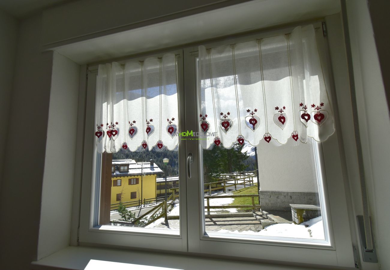 Appartamento a Madonna di Campiglio - MIRA DOLO Apartment MhD Appartamento a Madonna di Campiglio - MIRA DOLO Apartment MhD