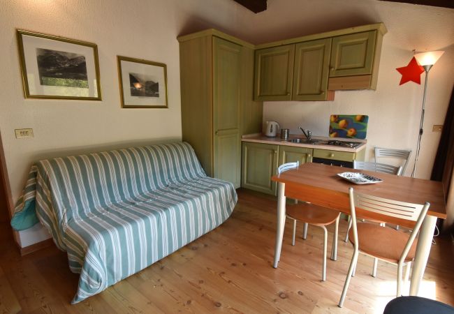 Ferienwohnung in Madonna di Campiglio - MASO  30 BILOCALE MANSARDA