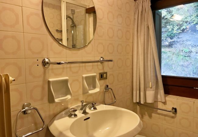 5-laghi-Badezimmer-Ferienwohnung-myhome-dolomiti Ferienwohnung-mieten-Madonna-di-Campiglio-Myhome-Dolomiti
