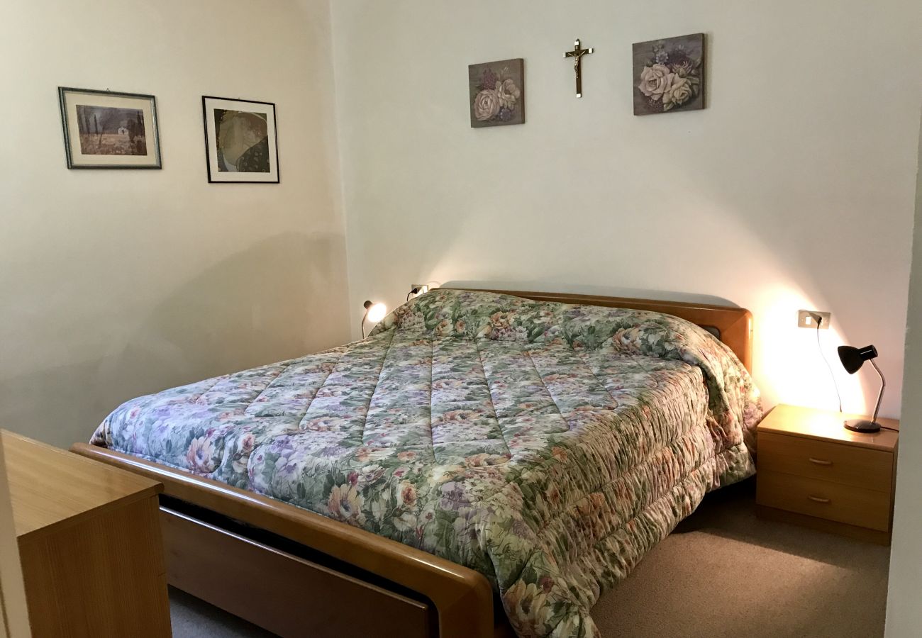 nambino-doppelzimmer-Ferienwohnung-mieten-Myhome-dolomiti Ferienwohnung-mieten-Madonna-di-Campiglio-Myhome-Dolomiti