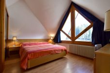 Ferienwohnung in Madonna di Campiglio - Ville Golf & Ski Trilocale 022143-AT-819873