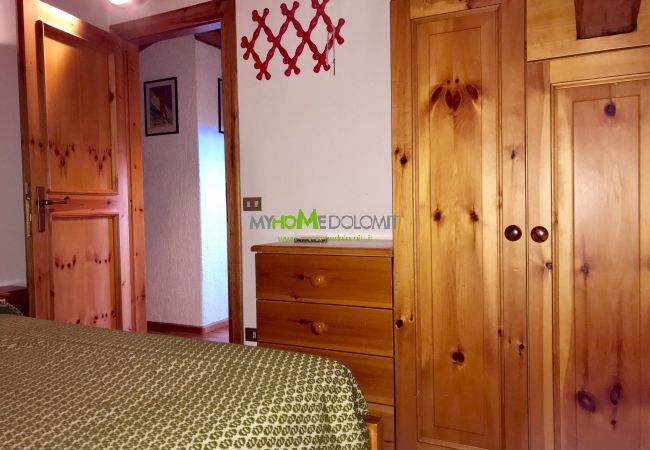 2-abeti-Doppelzimmer-Ferienwohnung-myhome-dolomiti Ferienwohnung-mieten-Madonna-di-Campiglio-Myhome-Dolomiti