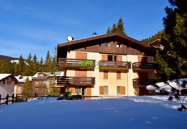 Ferienwohnung in Madonna di Campiglio - 2 ABETI MANSARDA Apartment MhD Ferienwohnung in Madonna di Campiglio - 2 ABETI MANSARDA Apartment MhD