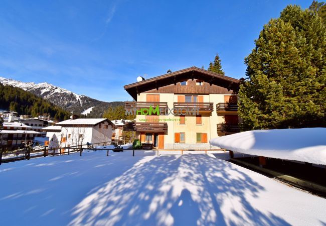 Ferienwohnung in Madonna di Campiglio - 2 ABETI MANSARDA Apartment MhD Ferienwohnung in Madonna di Campiglio - 2 ABETI MANSARDA Apartment MhD