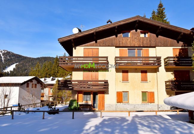 Ferienwohnung in Madonna di Campiglio - 2 ABETI MANSARDA Apartment MhD Ferienwohnung in Madonna di Campiglio - 2 ABETI MANSARDA Apartment MhD
