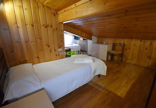 Ferienwohnung in Madonna di Campiglio - 2 ABETI MANSARDA Apartment MhD Ferienwohnung in Madonna di Campiglio - 2 ABETI MANSARDA Apartment MhD
