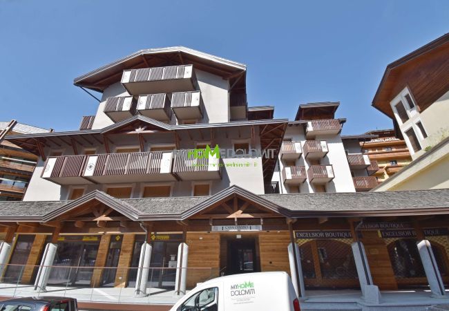 Ferienwohnung in Madonna di Campiglio - Excelsior Top Lodge MhD Ferienwohnung in Madonna di Campiglio - Excelsior Top Lodge MhD