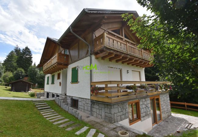 Ferienwohnung in Madonna di Campiglio - Villa Brenta Apartment MhD Ferienwohnung in Madonna di Campiglio - Villa Brenta Apartment MhD