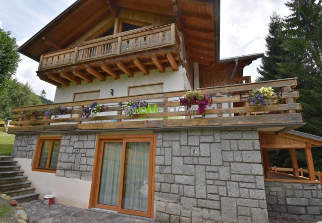 Ferienwohnung in Madonna di Campiglio - Villa Brenta Apartment MhD Ferienwohnung in Madonna di Campiglio - Villa Brenta Apartment MhD