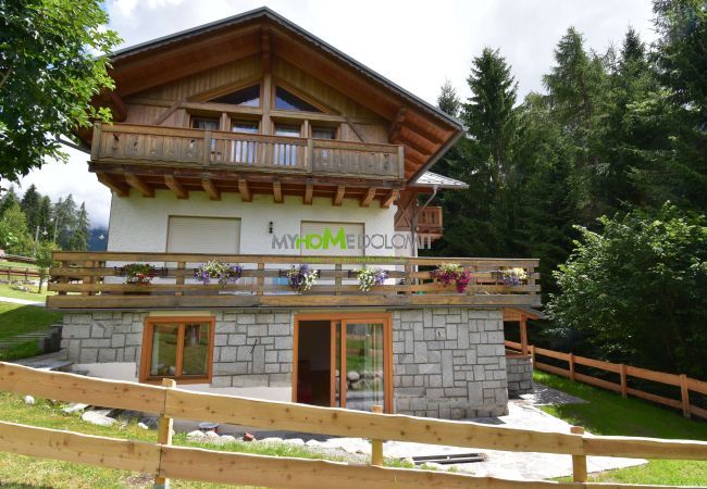 Ferienwohnung in Madonna di Campiglio - Villa Brenta Apartment MhD Ferienwohnung in Madonna di Campiglio - Villa Brenta Apartment MhD