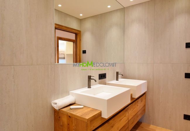Ferienwohnung in Madonna di Campiglio - BRENTA ALTA ALPINE LODGE MhD Ferienwohnung in Madonna di Campiglio - BRENTA ALTA ALPINE LODGE MhD