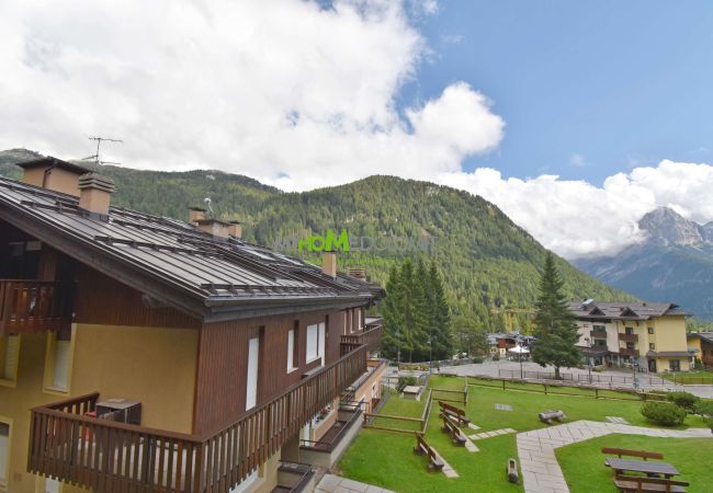 Ferienwohnung in Madonna di Campiglio - Presanella View Studio Mhd Ferienwohnung in Madonna di Campiglio - Presanella View Studio Mhd