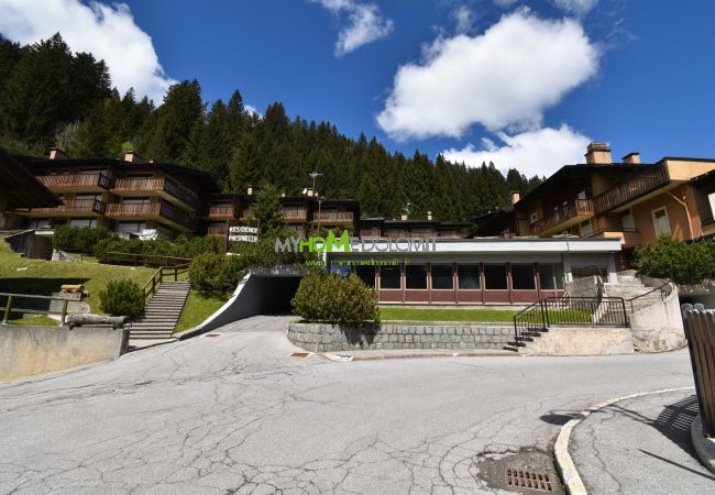 Ferienwohnung in Madonna di Campiglio - Presanella View Studio Mhd Ferienwohnung in Madonna di Campiglio - Presanella View Studio Mhd