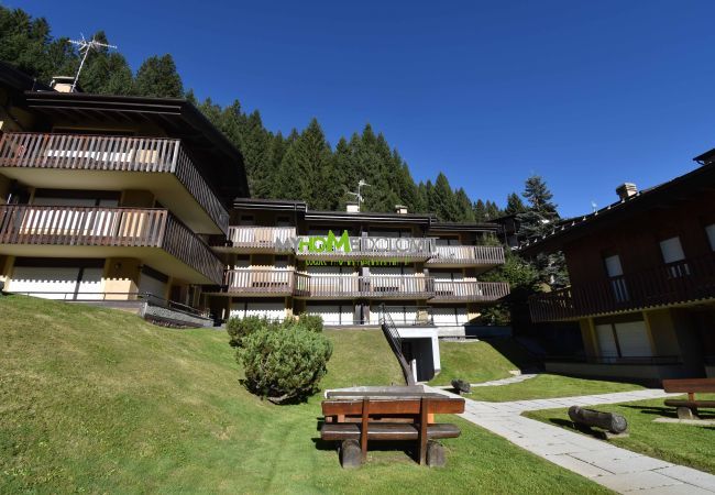 Ferienwohnung in Madonna di Campiglio - Presanella View Studio Mhd Ferienwohnung in Madonna di Campiglio - Presanella View Studio Mhd