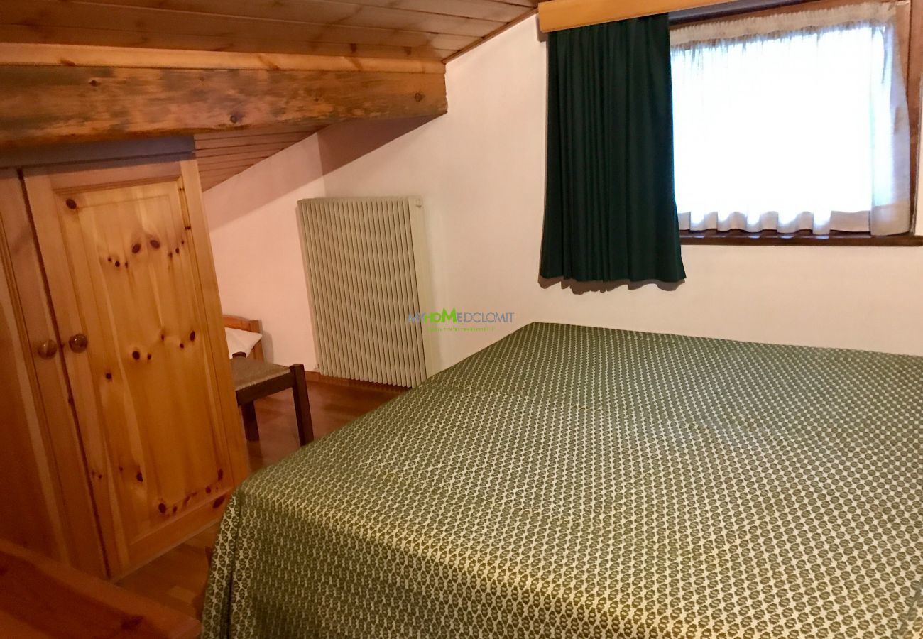 2-abeti-Doppelzimmer-Ferienwohnung-myhome-dolomiti Ferienwohnung-mieten-Madonna-di-Campiglio-Myhome-Dolomiti