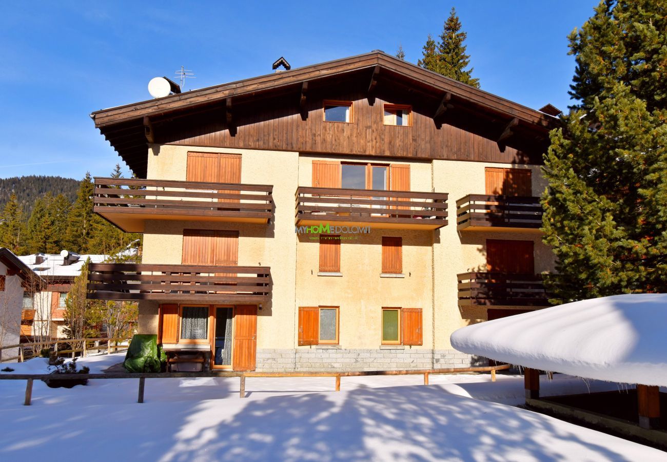 Ferienwohnung in Madonna di Campiglio - 2 ABETI MANSARDA Apartment MhD Ferienwohnung in Madonna di Campiglio - 2 ABETI MANSARDA Apartment MhD