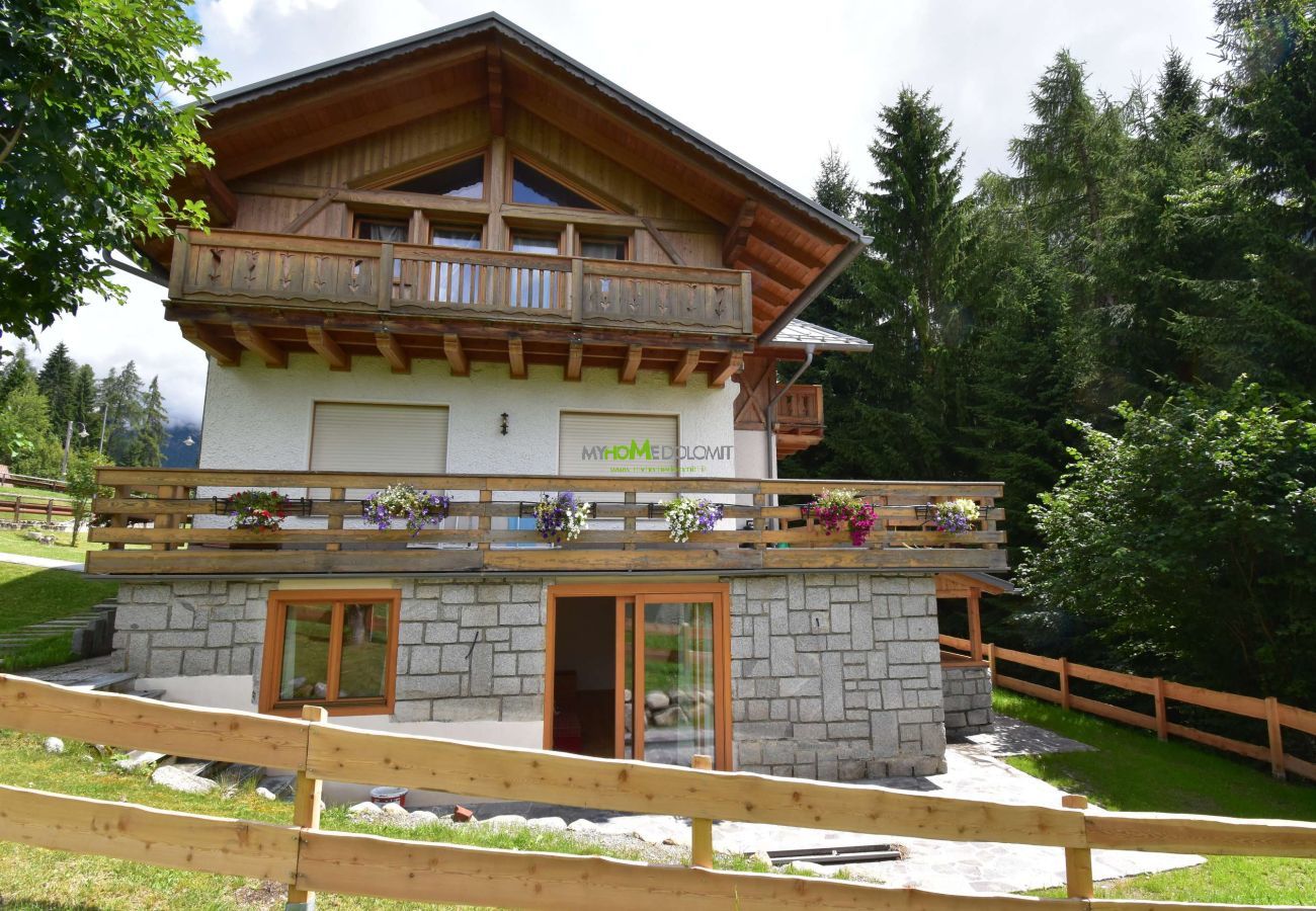 Ferienwohnung in Madonna di Campiglio - Villa Brenta Apartment MhD Ferienwohnung in Madonna di Campiglio - Villa Brenta Apartment MhD