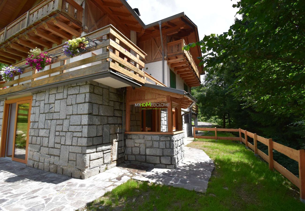 Ferienwohnung in Madonna di Campiglio - Villa Brenta Apartment MhD Ferienwohnung in Madonna di Campiglio - Villa Brenta Apartment MhD