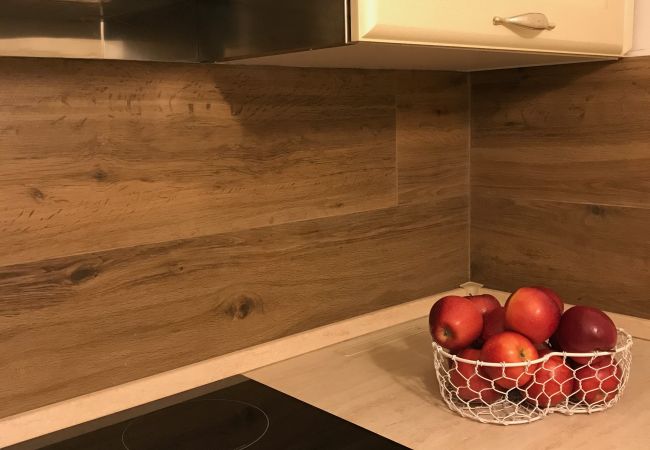 nardis-109-kitchen-apartment-rent-Myhome-dolomiti Holiday-apartment-rent-Madonna-di-Campiglio-Myhome-Dolomiti