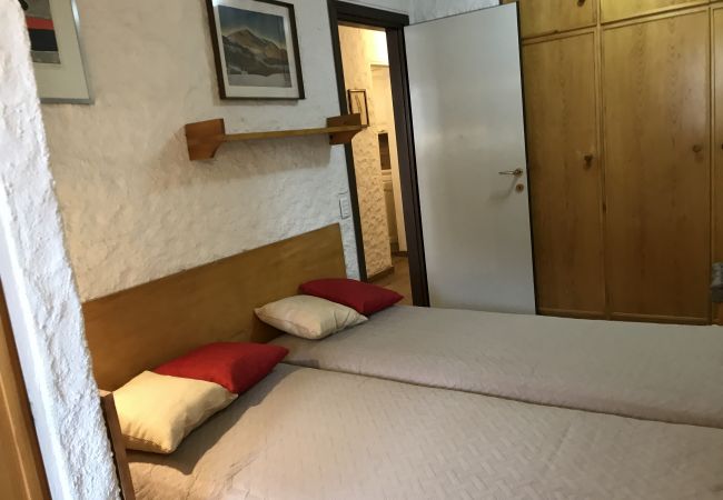 nardis-109-double-bedroom-apartment-rent-Myhome-dolomiti Holiday-apartment-rent-Madonna-di-Campiglio-Myhome-Dolomiti