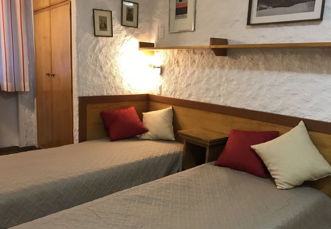 nardis-109-double-bedroom-apartment-rent-Myhome-dolomiti Holiday-apartment-rent-Madonna-di-Campiglio-Myhome-Dolomiti