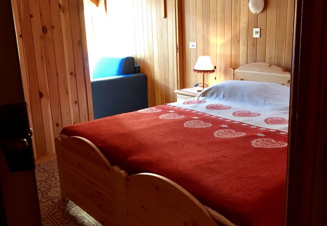 silvana-124-double-bedroom-apartment-rent-Myhome-dolomiti Holiday-apartment-rent-Madonna-di-Campiglio-Myhome-Dolomiti