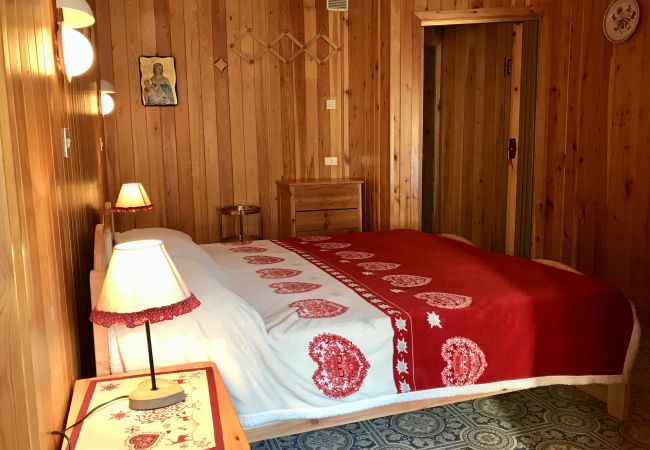 silvana-124-double-bedroom-apartment-rent-Myhome-dolomiti Holiday-apartment-rent-Madonna-di-Campiglio-Myhome-Dolomiti