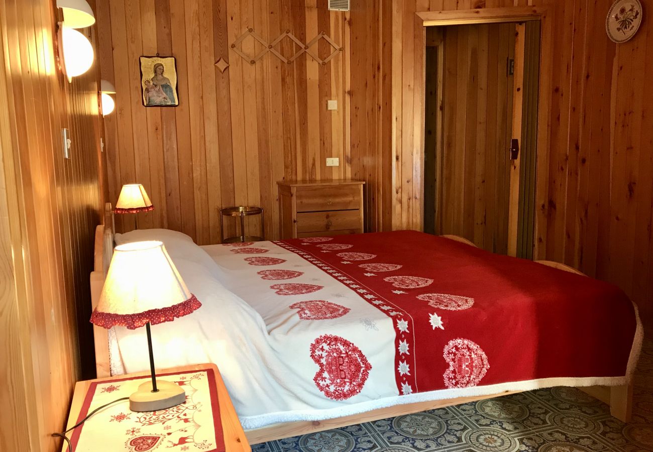 silvana-124-double-bedroom-apartment-rent-Myhome-dolomiti Holiday-apartment-rent-Madonna-di-Campiglio-Myhome-Dolomiti