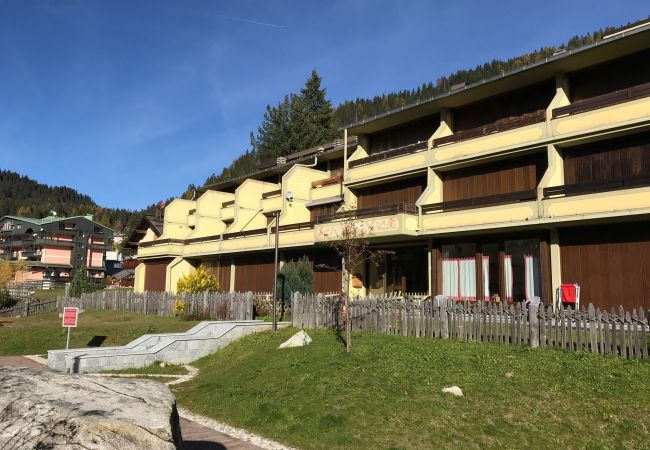 silvana-132-exterior-apartment-rent-Myhome-dolomiti Holiday-apartment-rent-Madonna-di-Campiglio-Myhome-Dolomiti