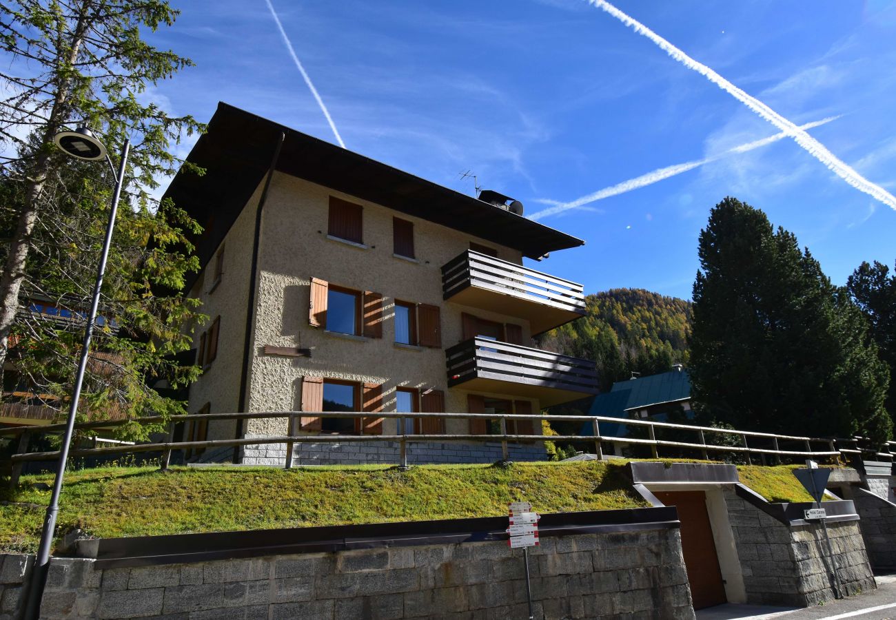 Apartment in Madonna di Campiglio - 2 ABETI APARTMENT Apartment in Madonna di Campiglio - 2 ABETI APARTMENT