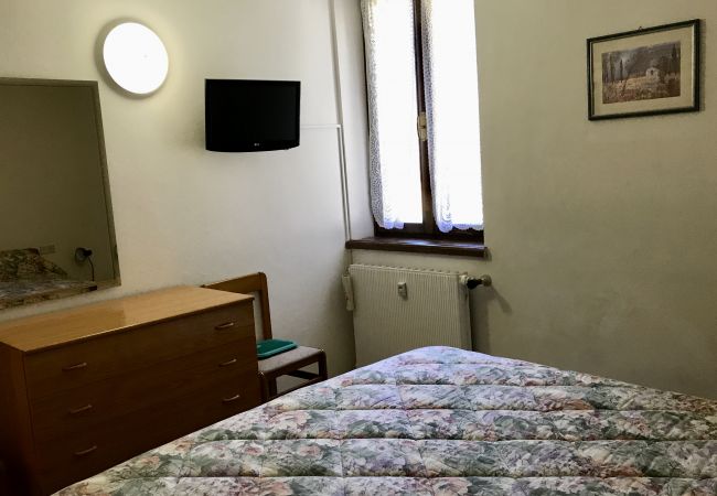 nambino-double-bedroom-apartment-rent-Myhome-dolomiti Holiday-apartment-rent-Madonna-di-Campiglio-Myhome-Dolomiti