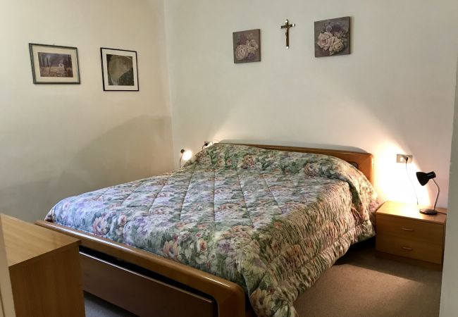 nambino-double-bedroom-apartment-rent-Myhome-dolomiti Holiday-apartment-rent-Madonna-di-Campiglio-Myhome-Dolomiti