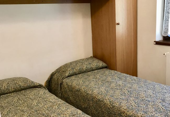 nambino-double-bedroom-apartment-rent-Myhome-dolomiti Holiday-apartment-rent-Madonna-di-Campiglio-Myhome-Dolomiti