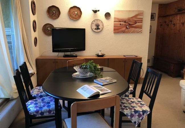 nambino-living-room-apartment-rent-Myhome-dolomiti Holiday-apartment-rent-Madonna-di-Campiglio-Myhome-Dolomiti