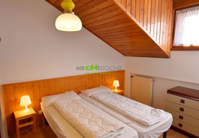 Apartment in Madonna di Campiglio - MENEGHINI MANSARDA CENTRALE MhD Apartment in Madonna di Campiglio - MENEGHINI MANSARDA CENTRALE MhD