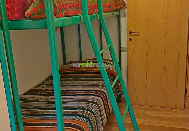 miralago-04-bunk-bedroom-apartment-rent-Myhome-dolomiti Holiday-apartment-rent-Madonna-di-Campiglio-Myhome-Dolomiti